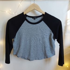 Aritzia grey and black baseball crop top size xxs